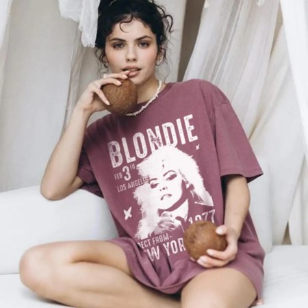 Blondie 1977 Rock Band T Shirt, Debbie Harry Overdyed T shirt, Blondie Band Merch, Blondie Women Style, Debbie Harry Shirt For Women, Blondie Graphic Tee, Blondie T Shirt For Fans, High Quality Printed Tee, T Shirt For Women, Blondie Cotton Tee, Debbie Harry Singer T Shirt. Blondie 1977 Tour Shirt.
