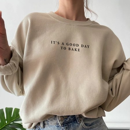 It's A Good Day To Bake Sweatshirt, Baking Sweatshirt, baker Sweatshirt, Christmas Gingerbread Bakery Sweatshirt, Cookie Baker Sweatshirt, Baking Lover Gift Sweatshirt, Trendy Christmas Sweater, Holiday Sweatshirt, Cozy Sweatshirt, Comfy Sweatshirt, Gift For Mom, Gift For Friend.