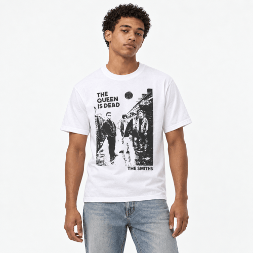 Man Weating White The Smiths The Queen Is Dead T-Shirt in Level eye shot Man Weating White The Smiths The Queen Is Dead T-Shirt in Level eye shot